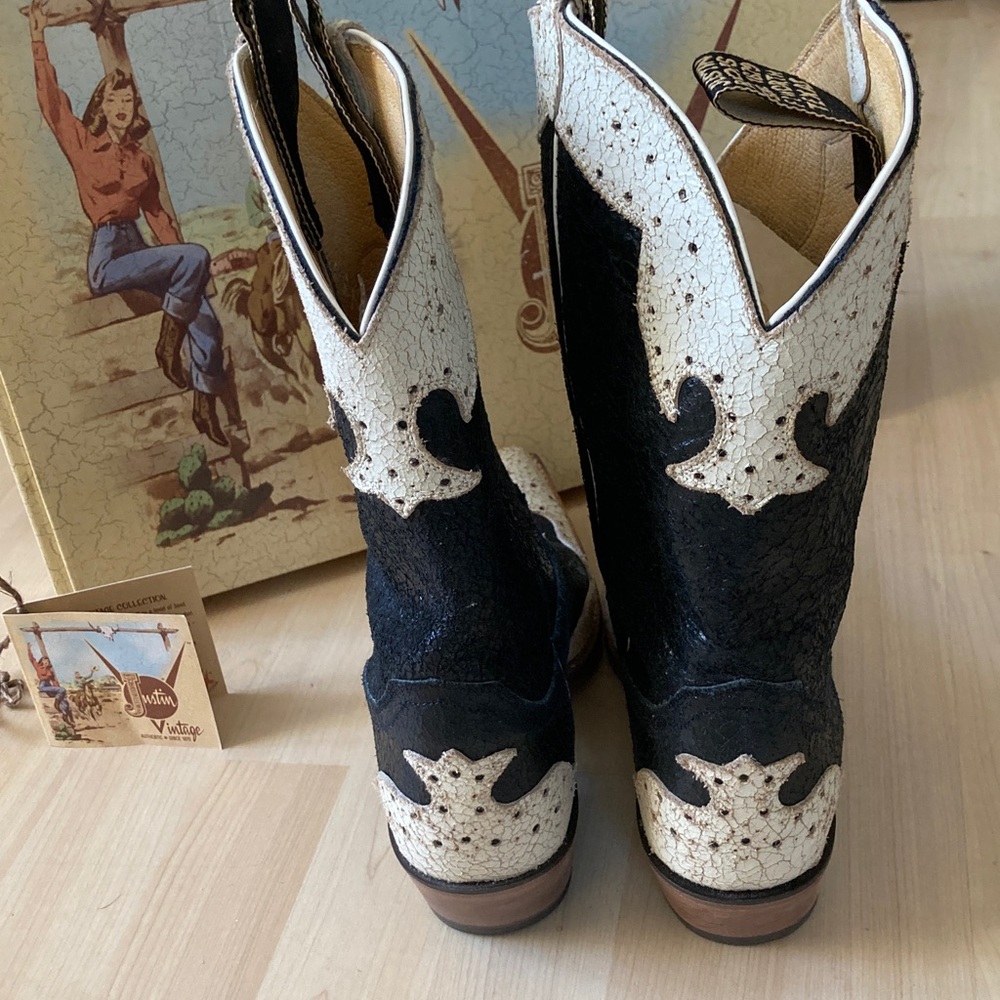 Like New Justin Boots Black and Cream Cowboy Boots sz 10 - Picture 4 of 12
